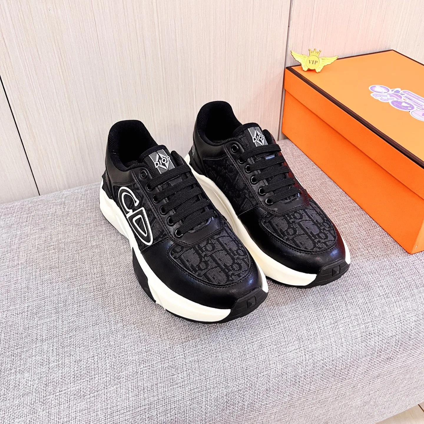 Men's Men's Shoes Men's Shoes💰 460 Men's Men's Shoes💰[Dior]🔥Men's high-end brand of shoes official website 1:1 latest masterpiece: the upper is made of Italian imported first-layer cowhide with a comfortable and breathable lining➕original non-slip and wear-resistant outsole🔥, making walking more convenient and comfortable! An exclusive new model, a stunning work, a beautiful 1:1 replica [color] compared to the official quality! Create a fashionable personality to set off your uniqueness! A must-have for trendy men! Classic🔥Size: 38-44 Color: 🔥Multiple colors available🔥